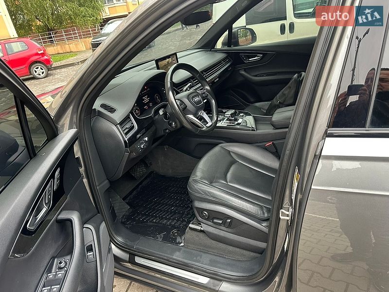 Внедорожник / Кроссовер Audi Q7 2017 в Черновцах