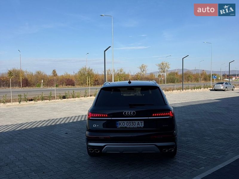 Внедорожник / Кроссовер Audi Q7 2020 в Ужгороде