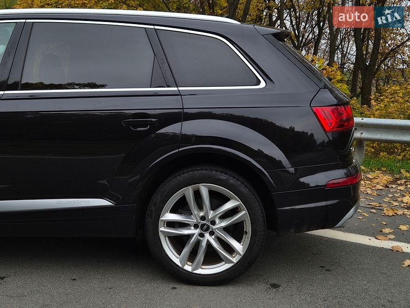 Внедорожник / Кроссовер Audi Q7 2018 в Киеве