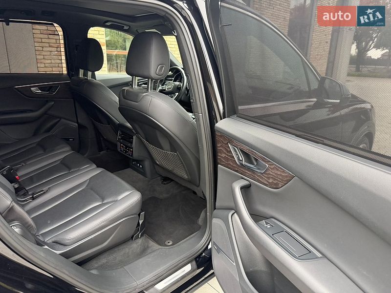 Внедорожник / Кроссовер Audi Q7 2019 в Луцке