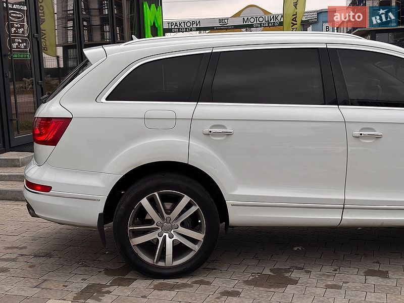 Позашляховик / Кросовер Audi Q7 2015 в Львові
