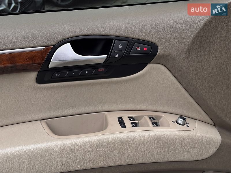 Позашляховик / Кросовер Audi Q7 2015 в Львові