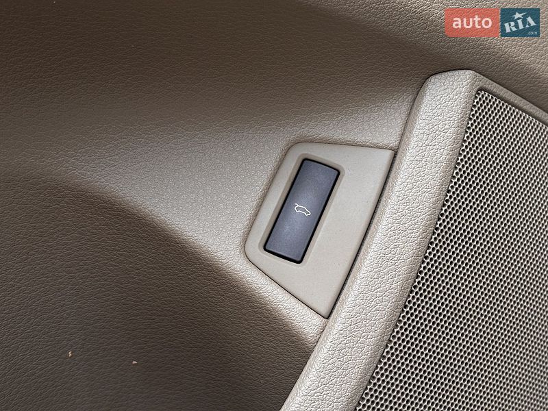 Позашляховик / Кросовер Audi Q7 2015 в Львові