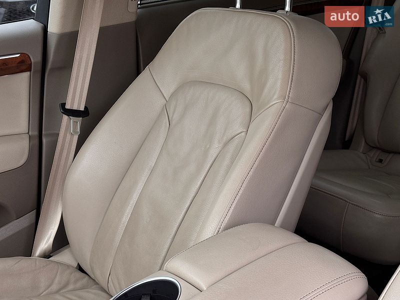 Позашляховик / Кросовер Audi Q7 2015 в Львові