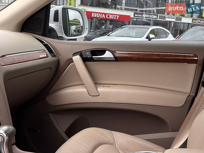 Позашляховик / Кросовер Audi Q7 2015 в Львові