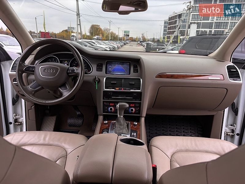 Позашляховик / Кросовер Audi Q7 2015 в Львові