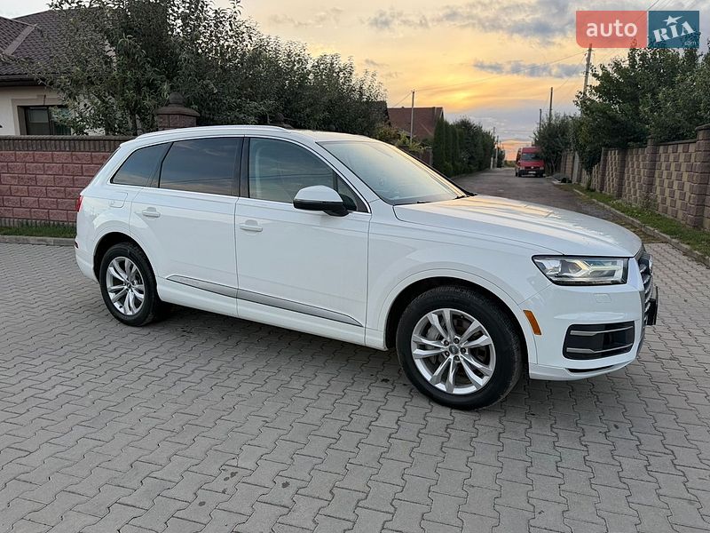 Внедорожник / Кроссовер Audi Q7 2017 в Ровно