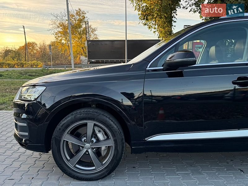 Внедорожник / Кроссовер Audi Q7 2016 в Стрые