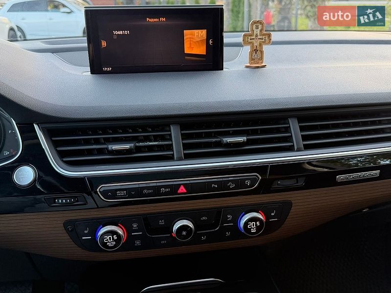Внедорожник / Кроссовер Audi Q7 2016 в Стрые