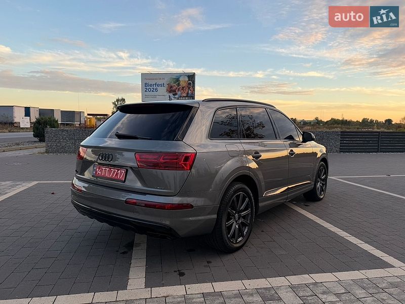 Позашляховик / Кросовер Audi Q7 2017 в Мукачевому