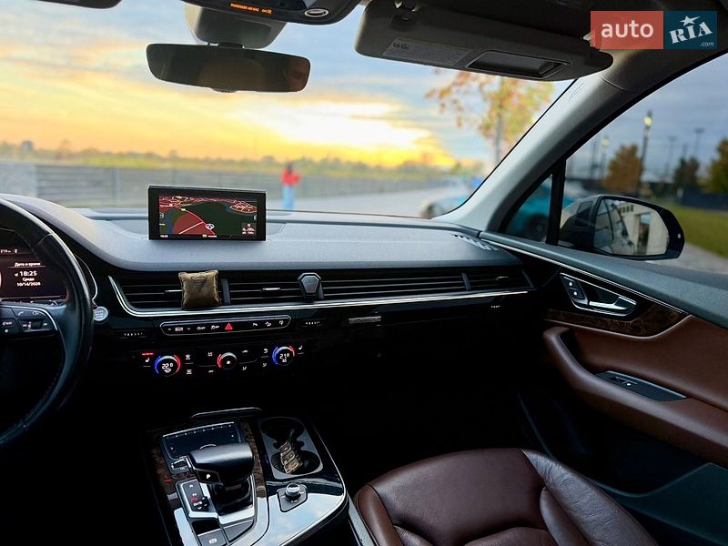 Позашляховик / Кросовер Audi Q7 2017 в Мукачевому