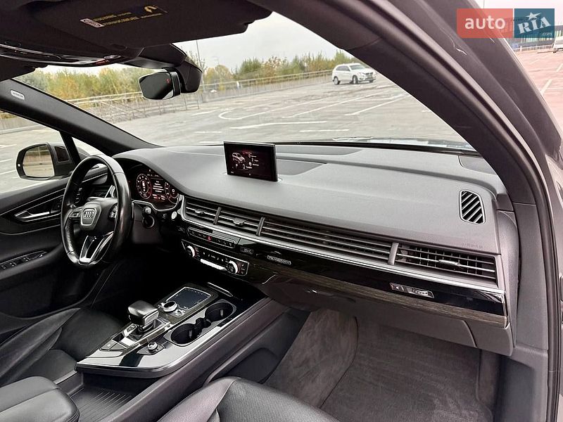 Внедорожник / Кроссовер Audi Q7 2016 в Киеве