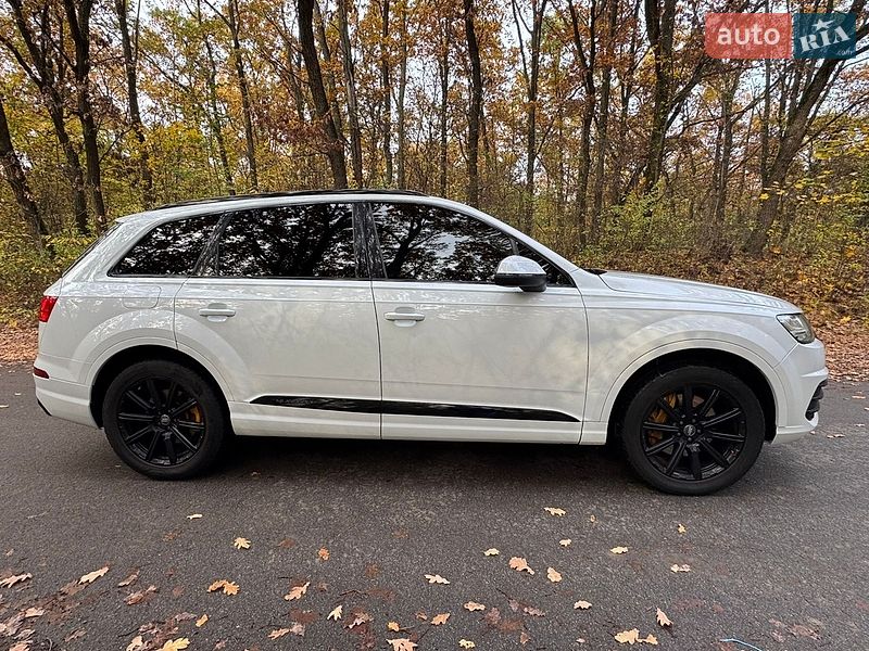 Внедорожник / Кроссовер Audi Q7 2019 в Киеве