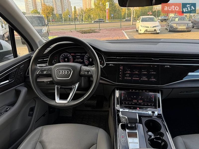 Позашляховик / Кросовер Audi Q7 2020 в Києві