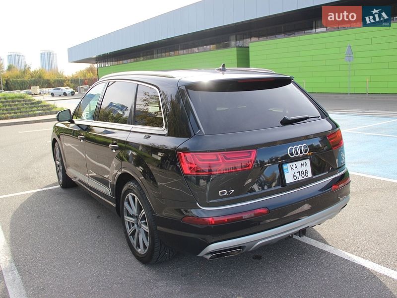 Внедорожник / Кроссовер Audi Q7 2017 в Киеве
