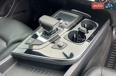 Позашляховик / Кросовер Audi Q7 2018 в Рівному