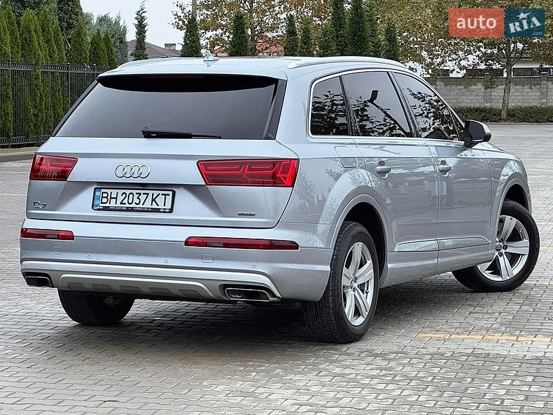Внедорожник / Кроссовер Audi Q7 2017 в Одессе