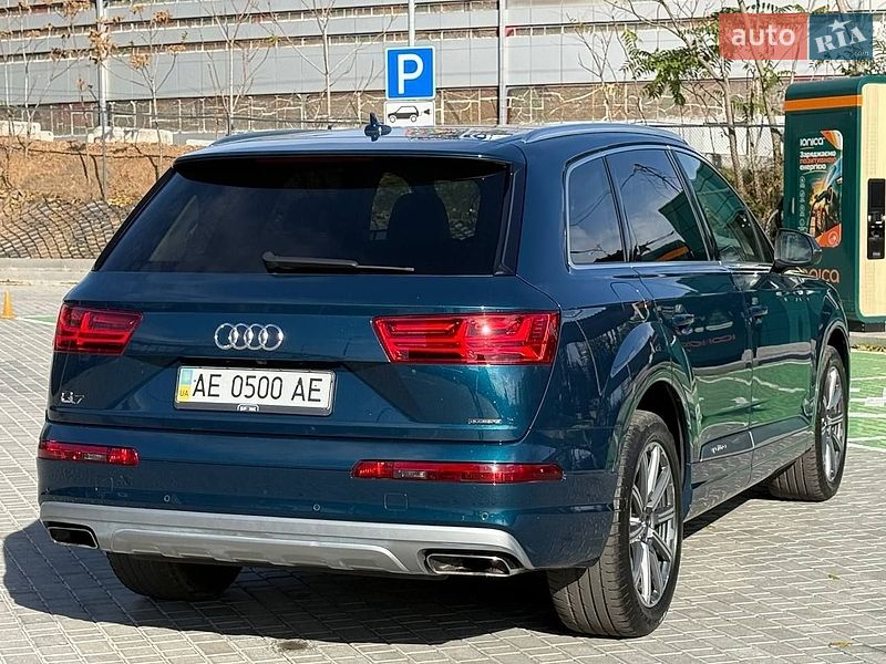 Позашляховик / Кросовер Audi Q7 2019 в Дніпрі