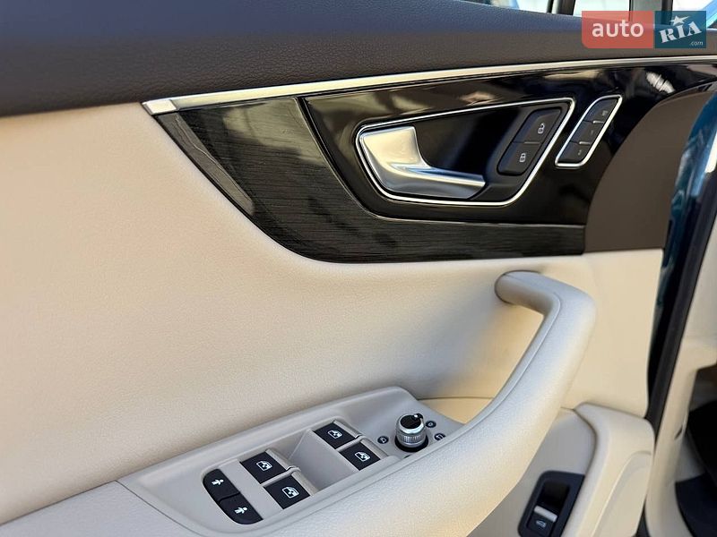 Позашляховик / Кросовер Audi Q7 2019 в Дніпрі