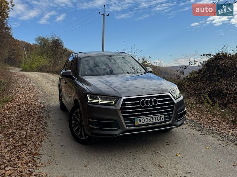 Внедорожник / Кроссовер Audi Q7 2016 в Тячеве