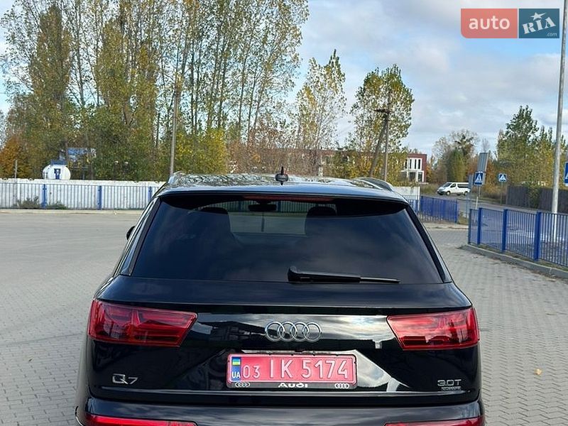 Позашляховик / Кросовер Audi Q7 2017 в Ковелі