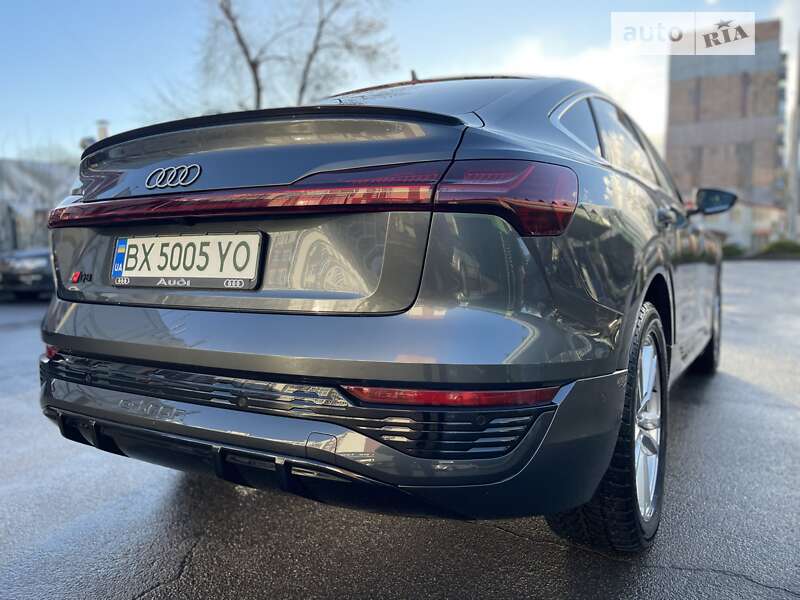 Позашляховик / Кросовер Audi Q8 e-tron 2023 в Хмельницькому