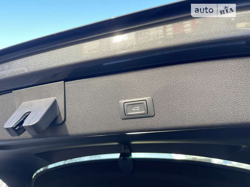 Позашляховик / Кросовер Audi Q8 e-tron 2023 в Хмельницькому