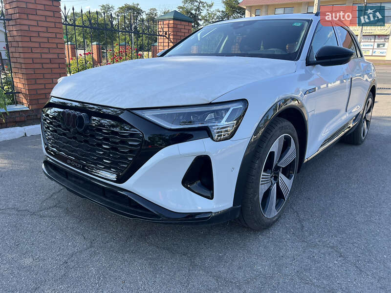 Позашляховик / Кросовер Audi Q8 e-tron 2023 в Дніпрі