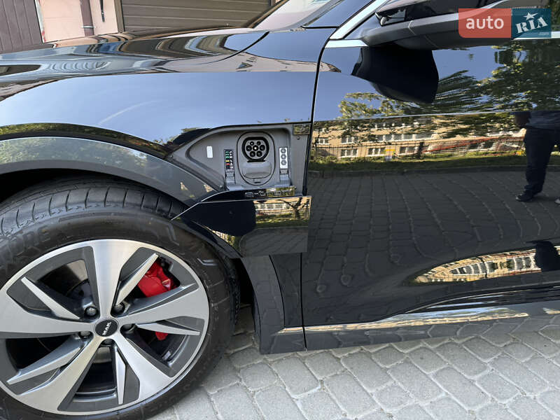 Внедорожник / Кроссовер Audi Q8 e-tron 2023 в Тернополе