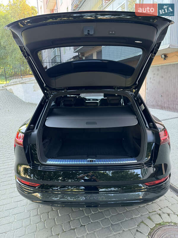 Внедорожник / Кроссовер Audi Q8 e-tron 2023 в Тернополе
