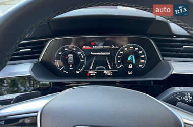 Внедорожник / Кроссовер Audi Q8 e-tron 2023 в 