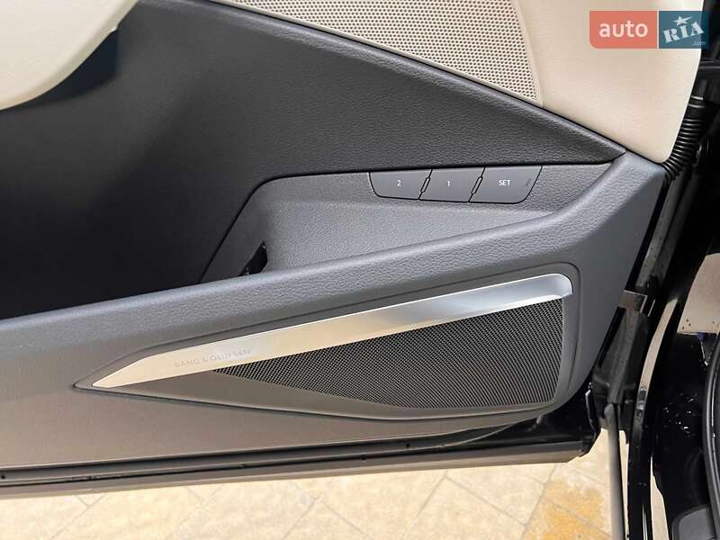Позашляховик / Кросовер Audi Q8 e-tron 2023 в Львові