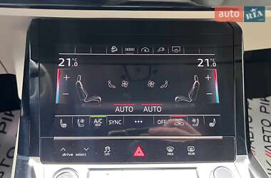 Позашляховик / Кросовер Audi Q8 e-tron 2023 в 