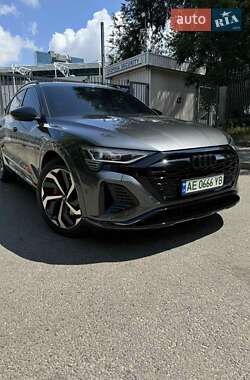 Позашляховик / Кросовер Audi Q8 e-tron 2023 в Дніпрі