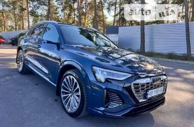 Позашляховик / Кросовер Audi Q8 e-tron 2023 в Вінниці