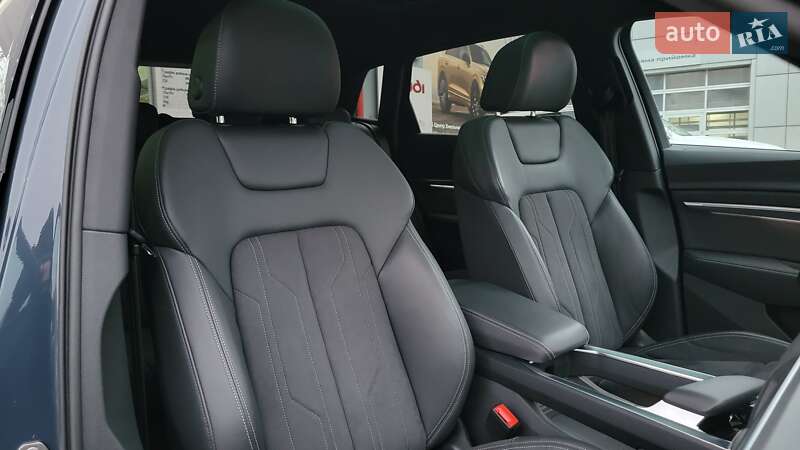 Позашляховик / Кросовер Audi Q8 e-tron 2023 в Хмельницькому