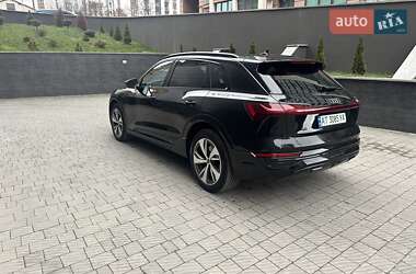 Внедорожник / Кроссовер Audi Q8 e-tron 2023 в 