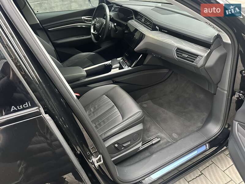 Внедорожник / Кроссовер Audi Q8 e-tron 2023 в Ивано-Франковске