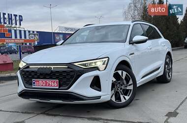 Позашляховик / Кросовер Audi Q8 e-tron 2024 в Києві