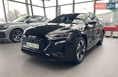 Позашляховик / Кросовер Audi Q8 e-tron 2023 в 