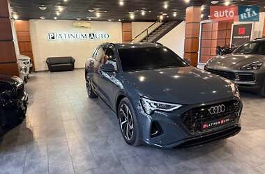 Внедорожник / Кроссовер Audi Q8 e-tron 2023 в 