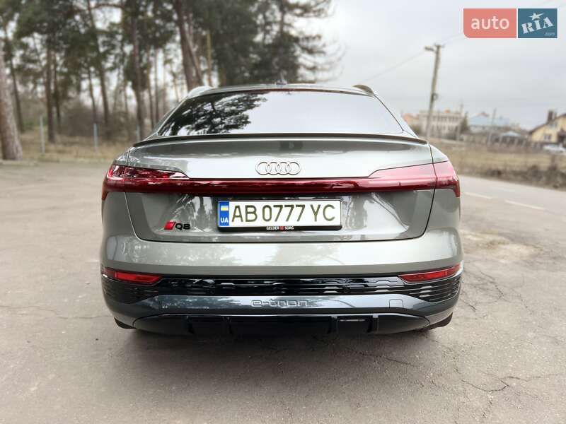 Позашляховик / Кросовер Audi Q8 e-tron 2023 в Вінниці
