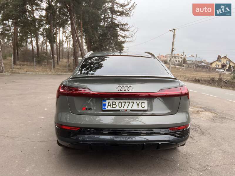 Позашляховик / Кросовер Audi Q8 e-tron 2023 в Вінниці