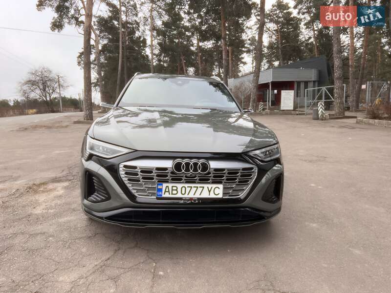 Позашляховик / Кросовер Audi Q8 e-tron 2023 в Вінниці