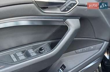 Внедорожник / Кроссовер Audi Q8 e-tron 2023 в 