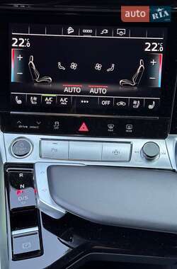 Внедорожник / Кроссовер Audi Q8 e-tron 2023 в 