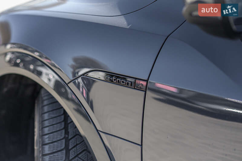 Внедорожник / Кроссовер Audi Q8 e-tron 2023 в Львове
