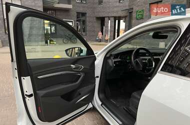 Внедорожник / Кроссовер Audi Q8 e-tron 2023 в 