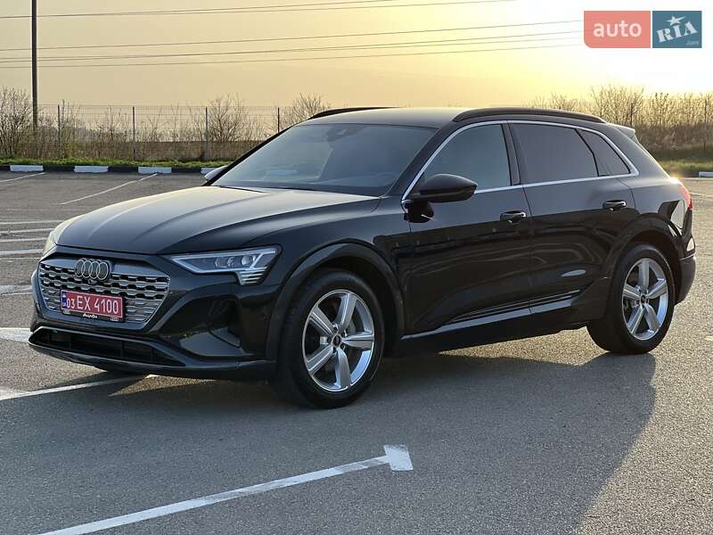 Внедорожник / Кроссовер Audi Q8 e-tron 2023 в 
