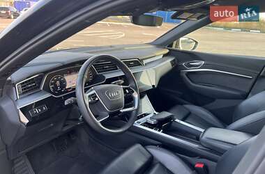 Внедорожник / Кроссовер Audi Q8 e-tron 2023 в 